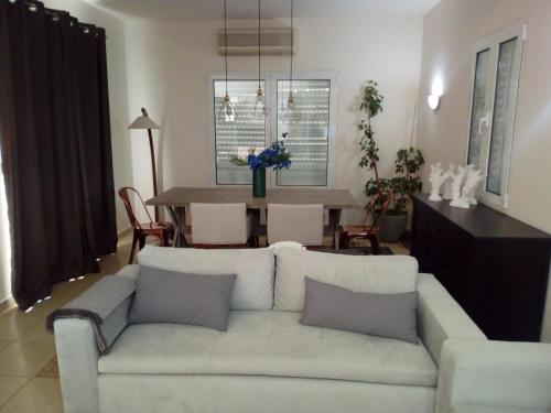  Apartments in Villa Almyra, Unterkunft in Ierápetra