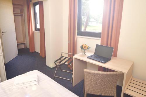 Best Deal Airporthotel Weeze - image 14