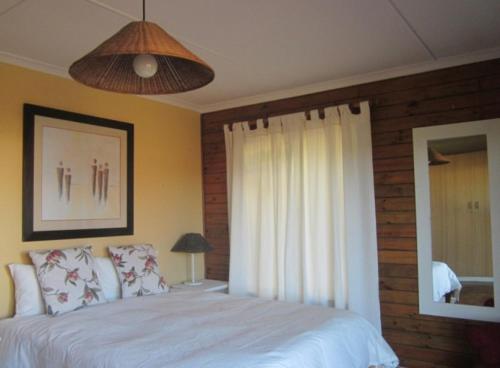 CHARMING BEACH BUNGALOW in Cape St. Francis