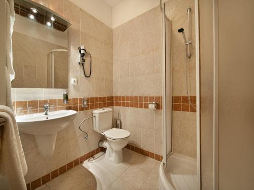 EA Hotel Tosca - image 2