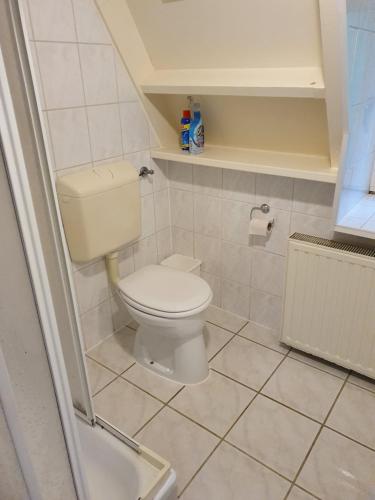  Durbuy72, Het kleine huis in het bos. in Durbuy