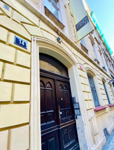 Single Bed in Mixed Dormitory Room
