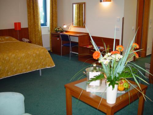 Ramada Airport Hotel Prague