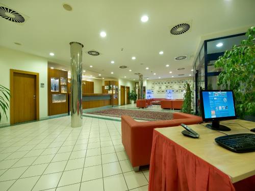 Ramada Airport Hotel Prague