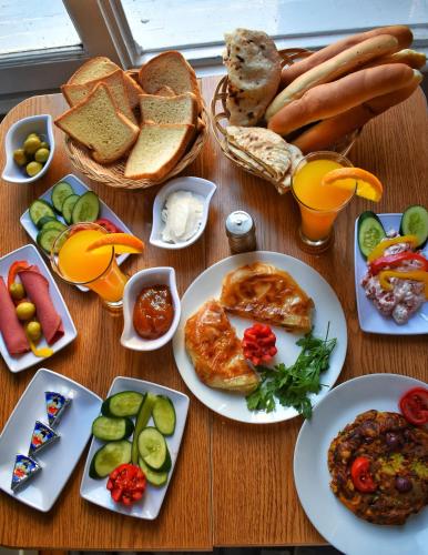 room detail thumbnail 1