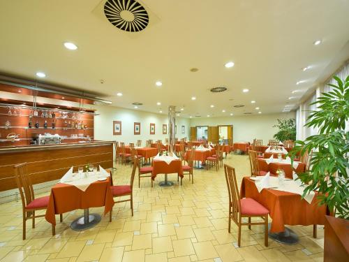 Ramada Airport Hotel Prague