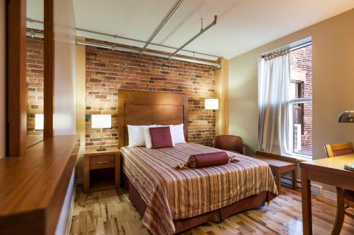 Superior Queen Room image 3