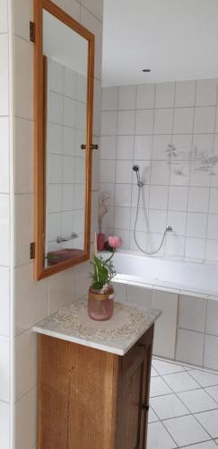 Ванна кімната, Bei Oparius wohlfühlen (Bei Oparius wohlfuhlen) in Гандеркесе