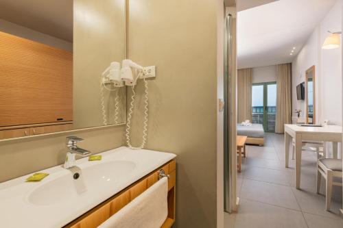 Erato Hotel Adults Only - image 2