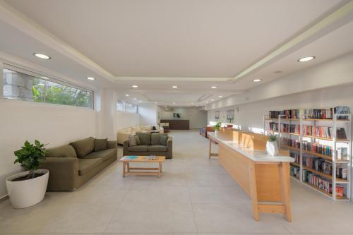 Pramogų zona, Erato Beach Hotel Adults Only by Smile Hotels in Platanias