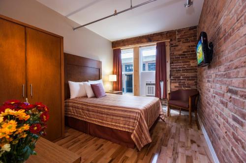 Standard  Room room in Hotel Quartier des Spectacles