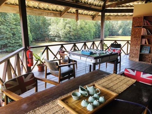 Bar/lounge, Gayang friendly water house homestay in Tuaran