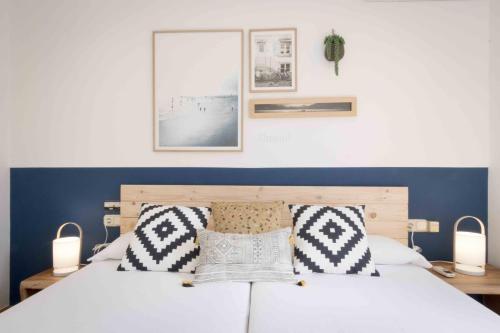 The Rentals Collection - Easo - image 3