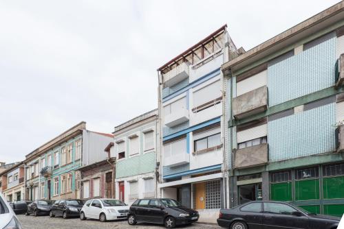 LovelyStay - Hello Porto Apartment by metro station - main image