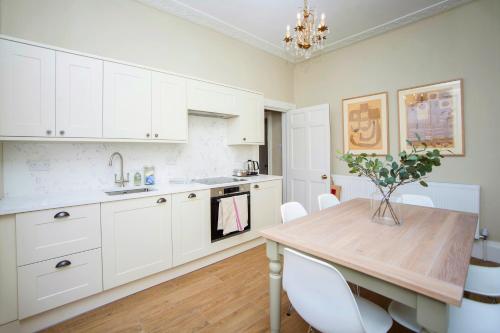 City View - 11 Southcot Place - image 11