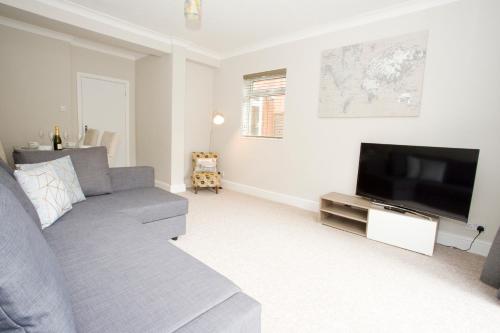 Chine Gardens - 2 Bedroom Apartment - image 3