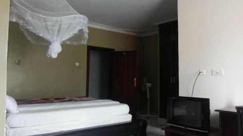 Pauline Hotel Lira