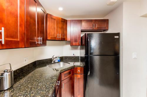 Ocean Beach Condo 3BR On the Sand 505 - image 6