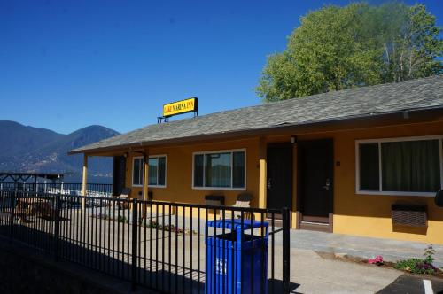 Lake Marina Inn - main image