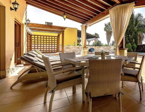GOLFSIDE HIDEAWAY INFINITY POOL BBQ 5 BDRM - image 9