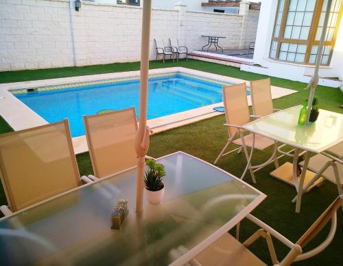 Chalet con Piscina Privada gîte à louer Humilladero