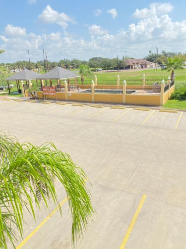 Weslaco Inn - Weslaco/Mercedes - image 2