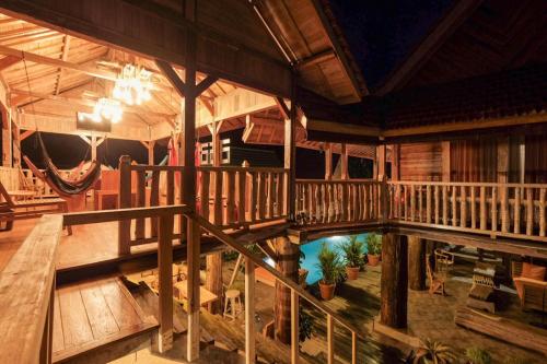 Facilities, Agaliving in Negara