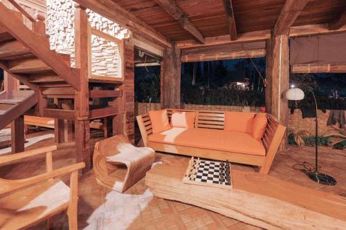 Facilities, Agaliving in Negara