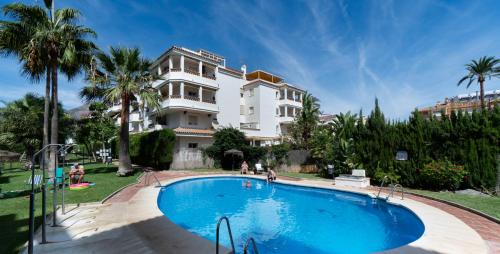  Holidays & Homes I Benalmádena Playa, piscinas ,relax in Arroyo de la Miel
