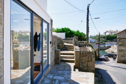 Luxury Holiday Let In Porthleven, Sleeping 2, Porthleven, Cornwall