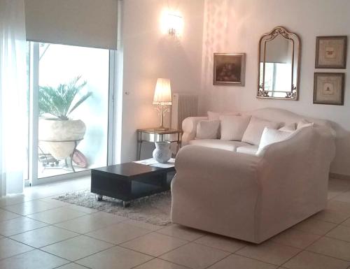  Luxury Apartment ! Sea view!!!, Pension in Patras