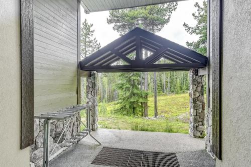 Chateau On The Ridge 408