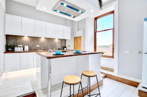 Luxurious Cessnock Service Apartment Nr Subway - image 12