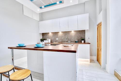 Luxurious Cessnock Service Apartment Nr Subway - image 10