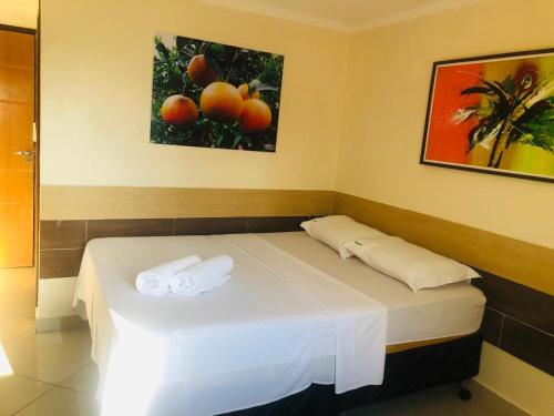 2 twin beds