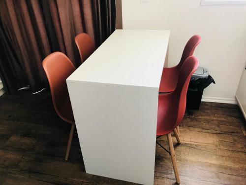 Apartment image 10