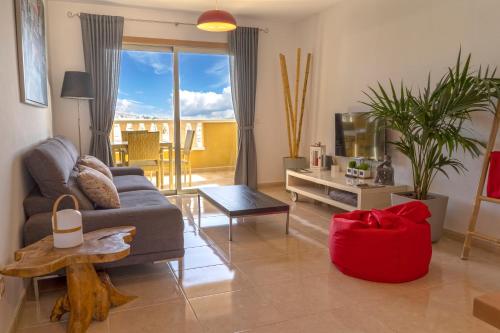  La Perla Beach Apt with Pool in El Médano