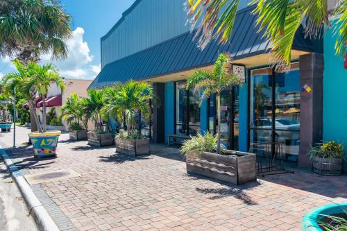 Endless Summer in Cocoa Beach, USA