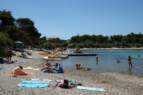  Apartment Niko - free parking in Supetar