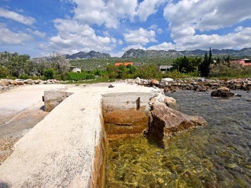 Apartments Mari - 30m from sea - image 2