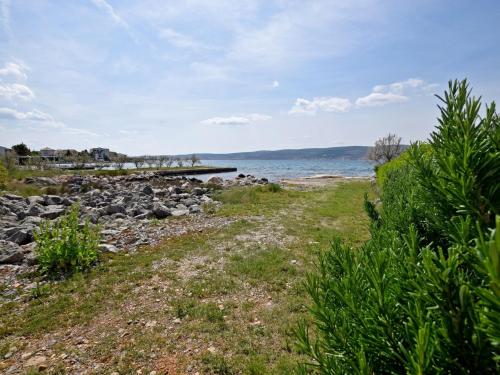Apartments Mari - 30m from sea - image 7