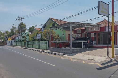 RedDoorz Plus near Alun Alun Kuningan