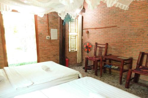 2 twin beds