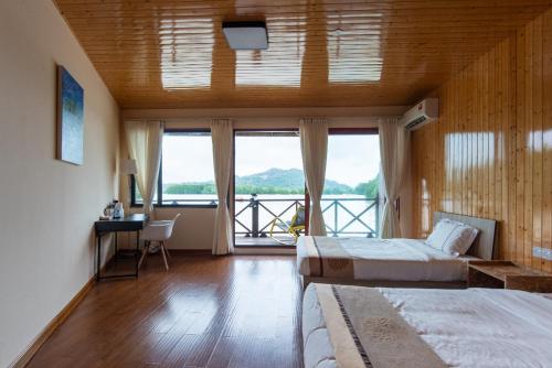 Gayang friendly water house homestay in Tuaran