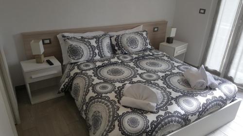 Standard Double Room image 3