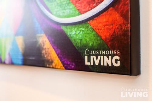 Liverpool House - Modern Town House - Close To Centre - FREE Parking - image 11