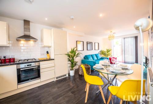 New Spacious 12 Guest Modern Townhouse Free Parking Near Centre - Liverpool