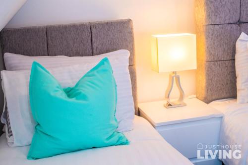 Liverpool House - Modern Town House - Close To Centre - FREE Parking - image 6