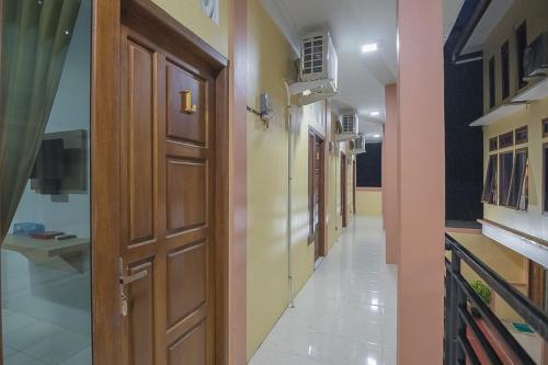 RedDoorz near RSUD Dr. Abdul Aziz