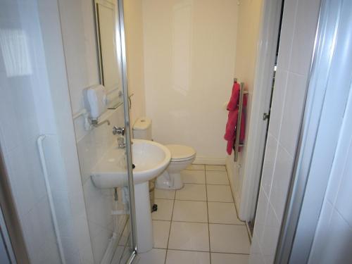 Clock House Annexe - image 9